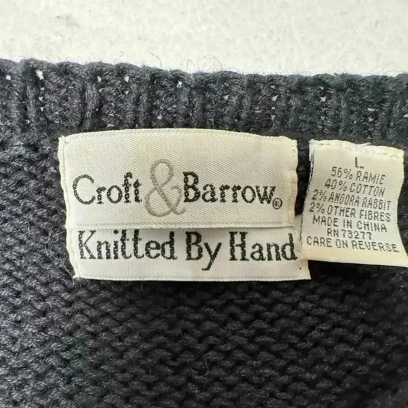 Croft & Barrow Hand Knitted Black With Muti color Snowman Sweater Size Large - Picture 14 of 16
